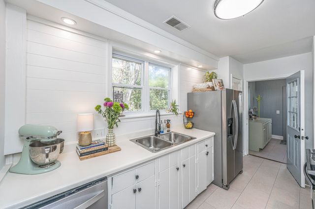 6 Stratford Road, Charleston, SC 29407