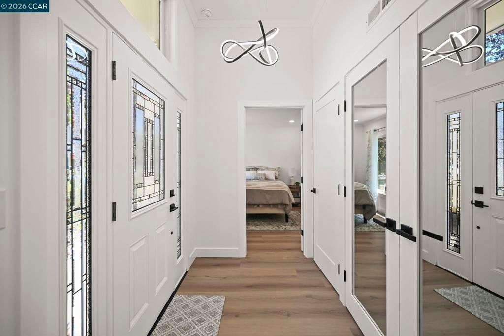 Image 10 of property listing at 2045 Pine Knoll Drive 6, Walnut Creek, CA 94595