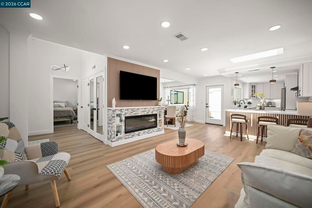 Image 11 of property listing at 2045 Pine Knoll Drive 6, Walnut Creek, CA 94595