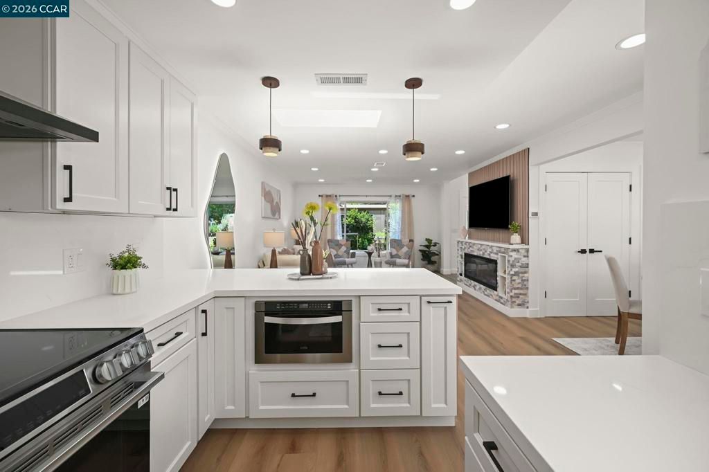 Image 16 of property listing at 2045 Pine Knoll Drive 6, Walnut Creek, CA 94595