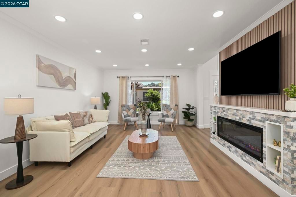 Image 20 of property listing at 2045 Pine Knoll Drive 6, Walnut Creek, CA 94595