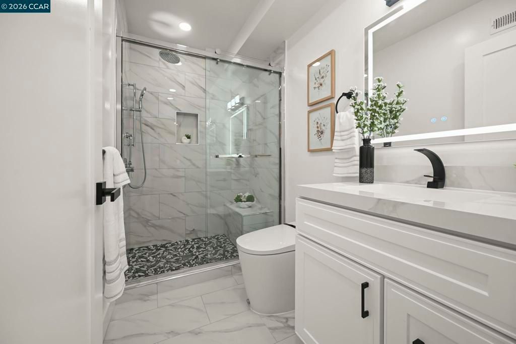 Image 21 of property listing at 2045 Pine Knoll Drive 6, Walnut Creek, CA 94595