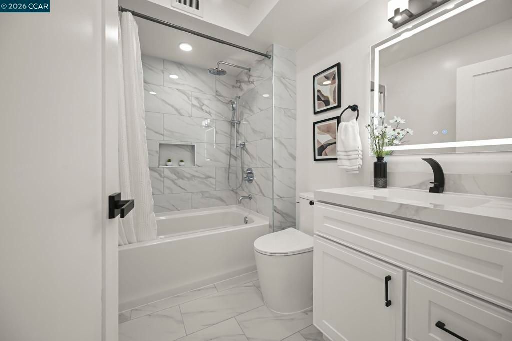 Image 23 of property listing at 2045 Pine Knoll Drive 6, Walnut Creek, CA 94595