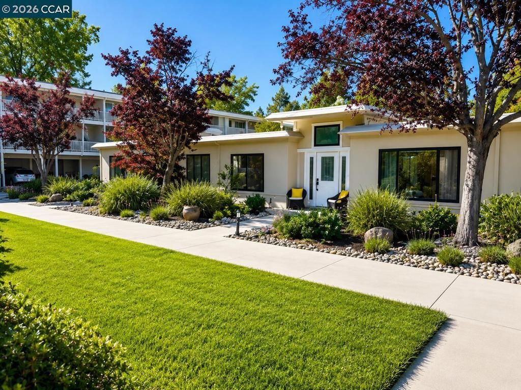 Image 6 of property listing at 2045 Pine Knoll Drive 6, Walnut Creek, CA 94595