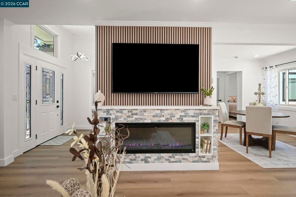 Image 8 of property listing at 2045 Pine Knoll Drive 6, Walnut Creek, CA 94595