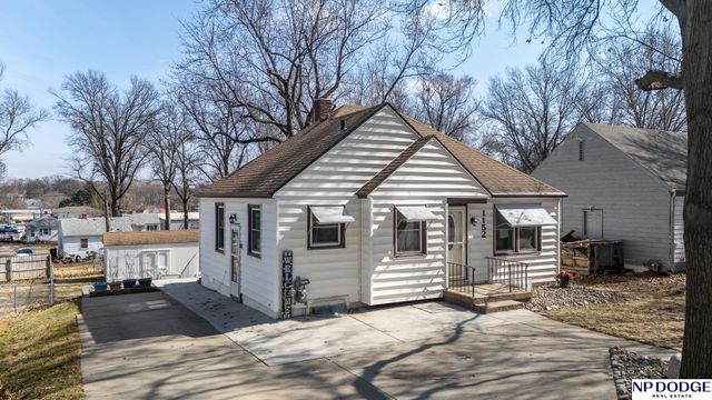 1152 N Sycamore Street, Wahoo, NE 68066