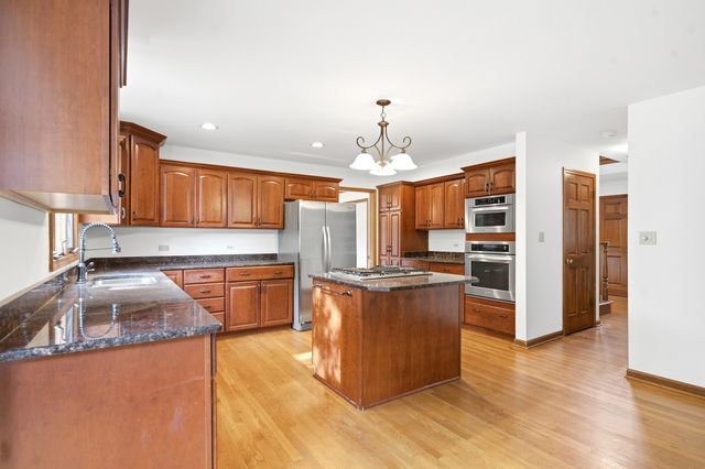 0S415 Madison Street, Winfield, IL 60190