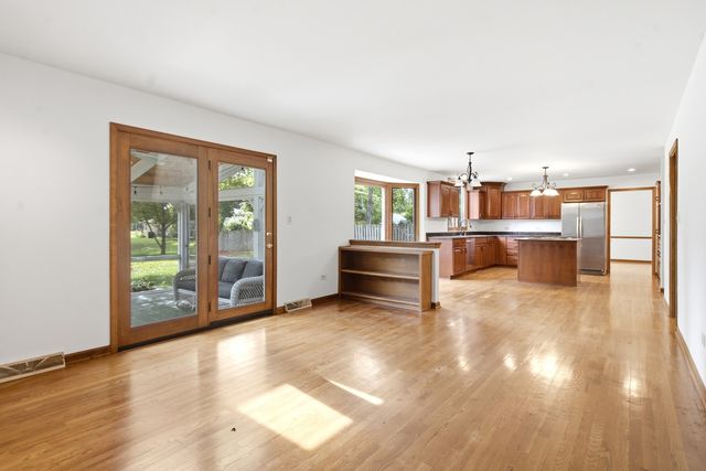 0S415 Madison Street, Winfield, IL 60190