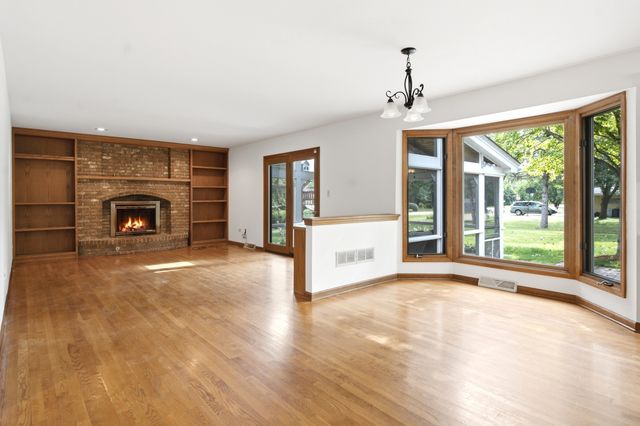 0S415 Madison Street, Winfield, IL 60190