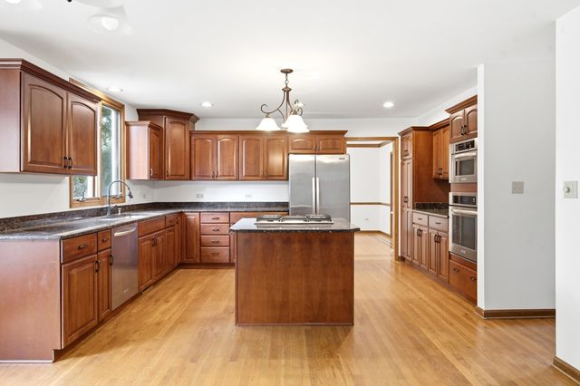 0S415 Madison Street, Winfield, IL 60190
