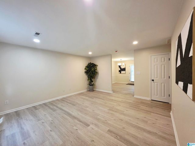 522 FLINT HILL ROAD, Bessemer, AL 35022