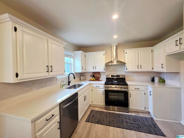 522 FLINT HILL ROAD, Bessemer, AL 35022