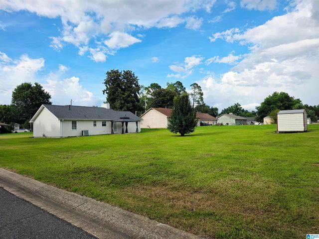522 FLINT HILL ROAD, Bessemer, AL 35022