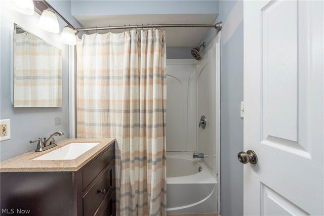 168 Beck Road, Avon Lake, OH 44012