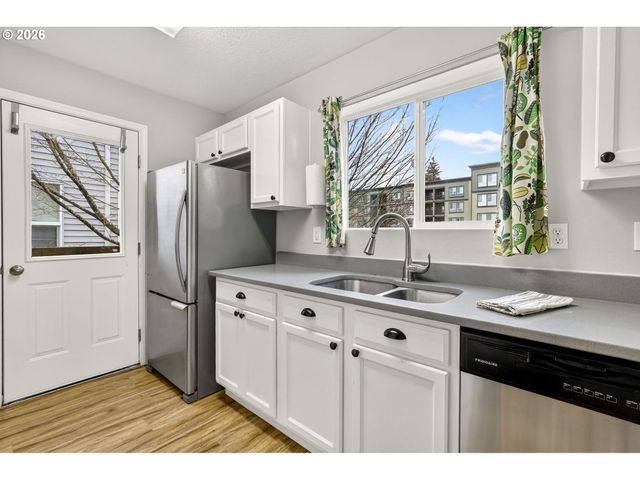 217 Ne 146TH Ave 5, Portland, OR 97230