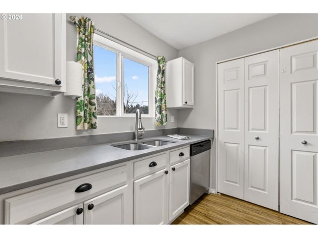 217 Ne 146TH Ave 5, Portland, OR 97230