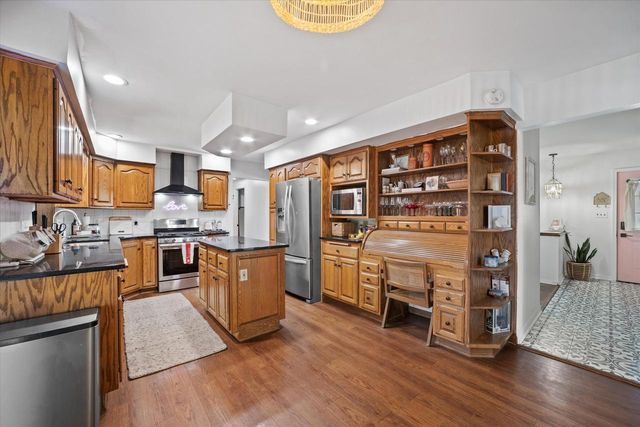 3105 W Valanna COURT, Glendale, WI 53209