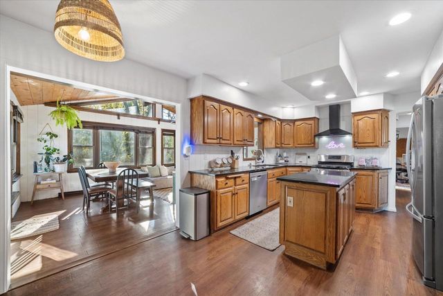 3105 W Valanna COURT, Glendale, WI 53209