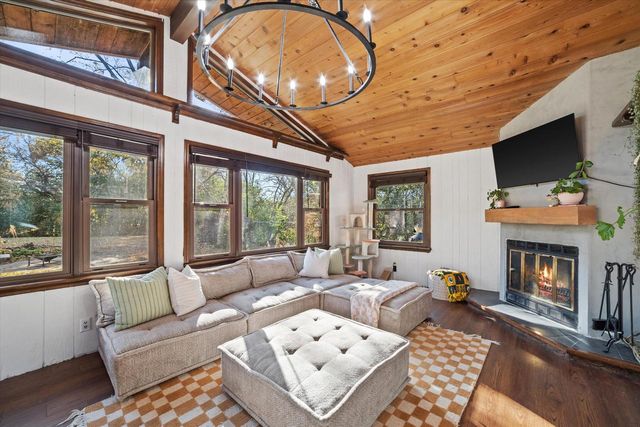 3105 W Valanna COURT, Glendale, WI 53209