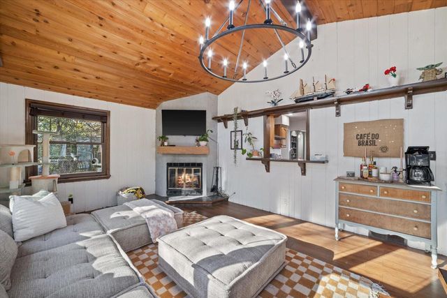 3105 W Valanna COURT, Glendale, WI 53209