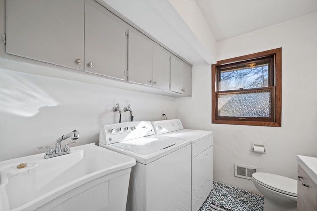 3105 W Valanna COURT, Glendale, WI 53209