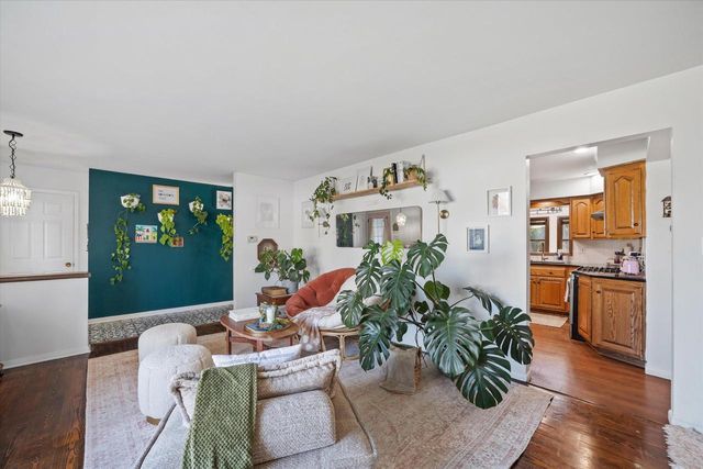 3105 W Valanna COURT, Glendale, WI 53209