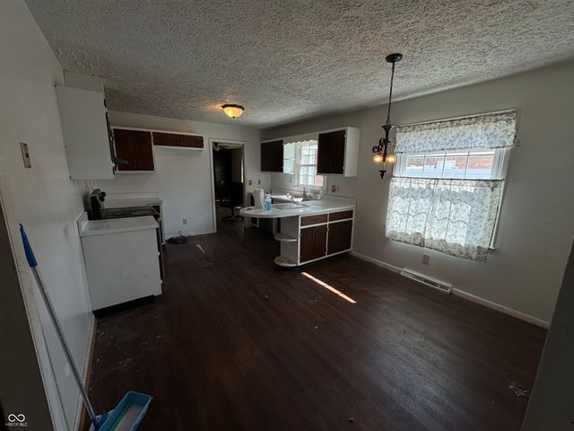 712 Radburn Drive, Indianapolis, IN 46214