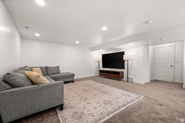 11067 S SATTINWOOD DR, South Jordan, UT 84009