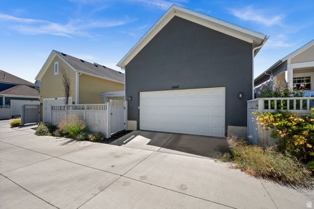 11067 S SATTINWOOD DR, South Jordan, UT 84009