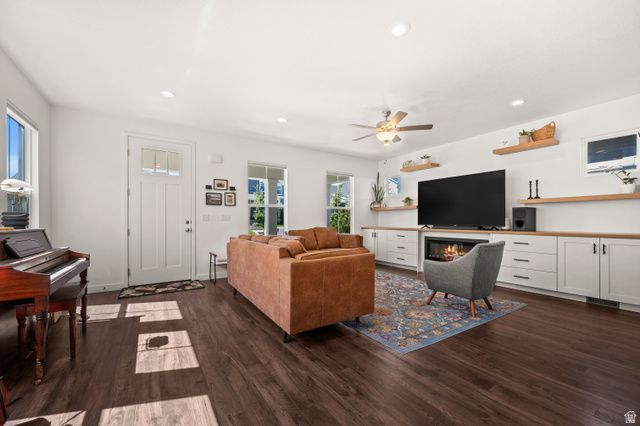11067 S SATTINWOOD DR, South Jordan, UT 84009