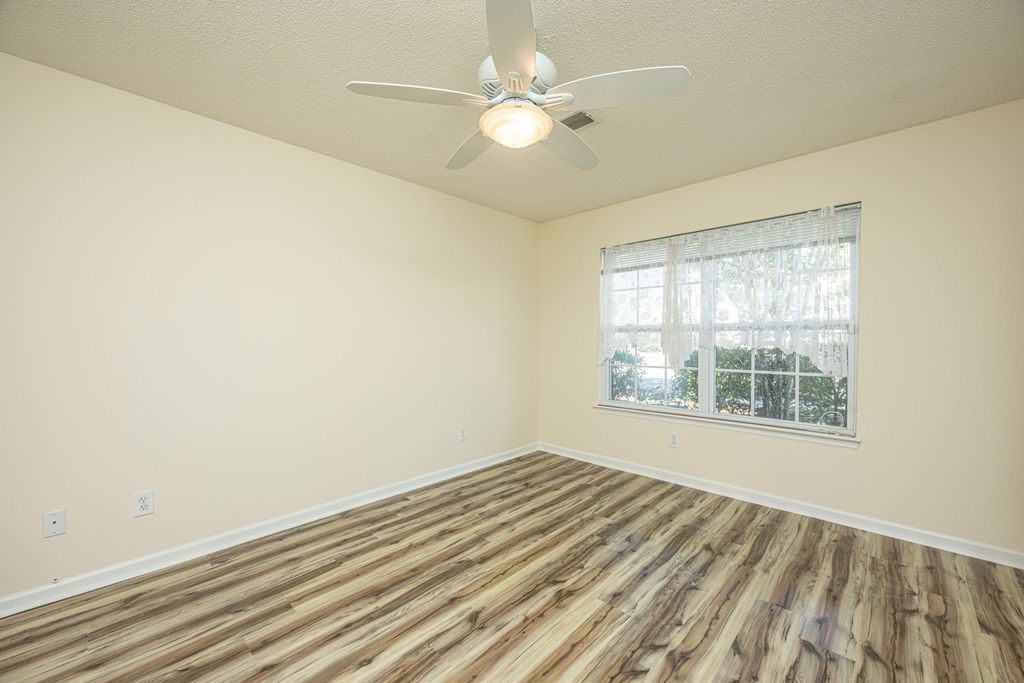 Image 20 of property listing at 1304 Elm Hall Circle, Summerville, SC 29483