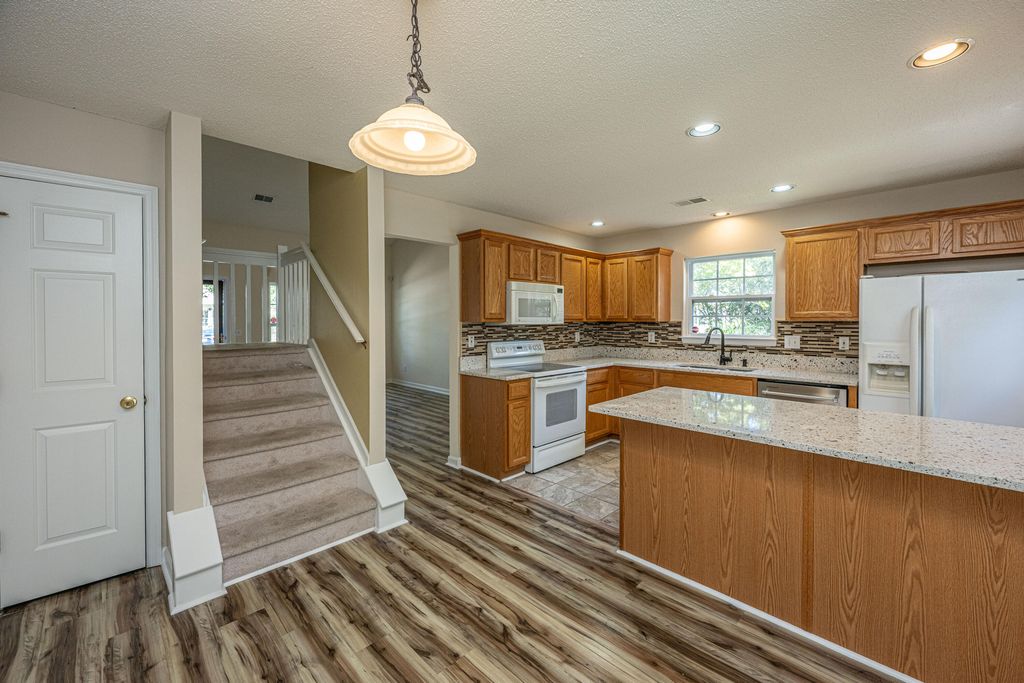 Image 28 of property listing at 1304 Elm Hall Circle, Summerville, SC 29483