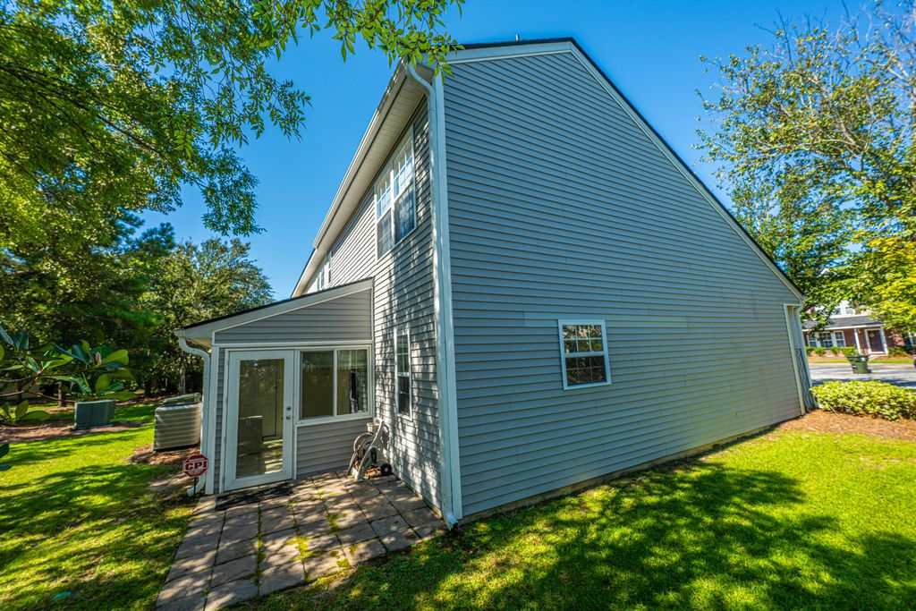 Image 44 of property listing at 1304 Elm Hall Circle, Summerville, SC 29483