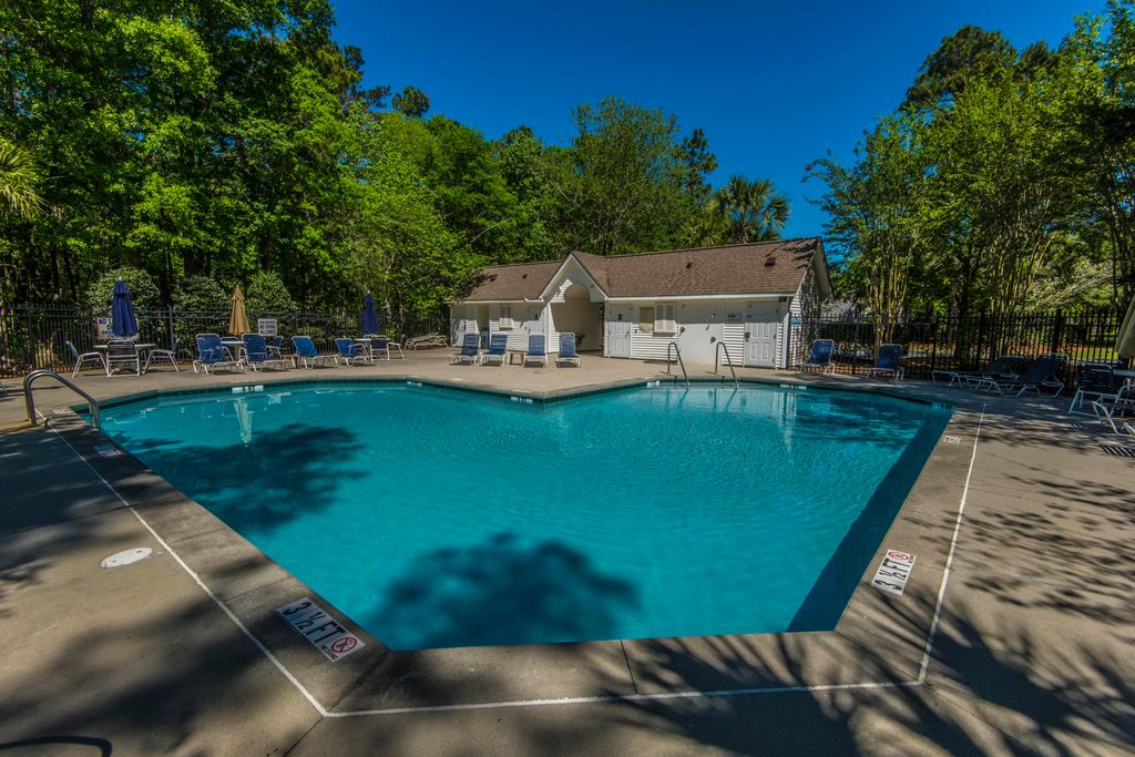 Image 48 of property listing at 1304 Elm Hall Circle, Summerville, SC 29483