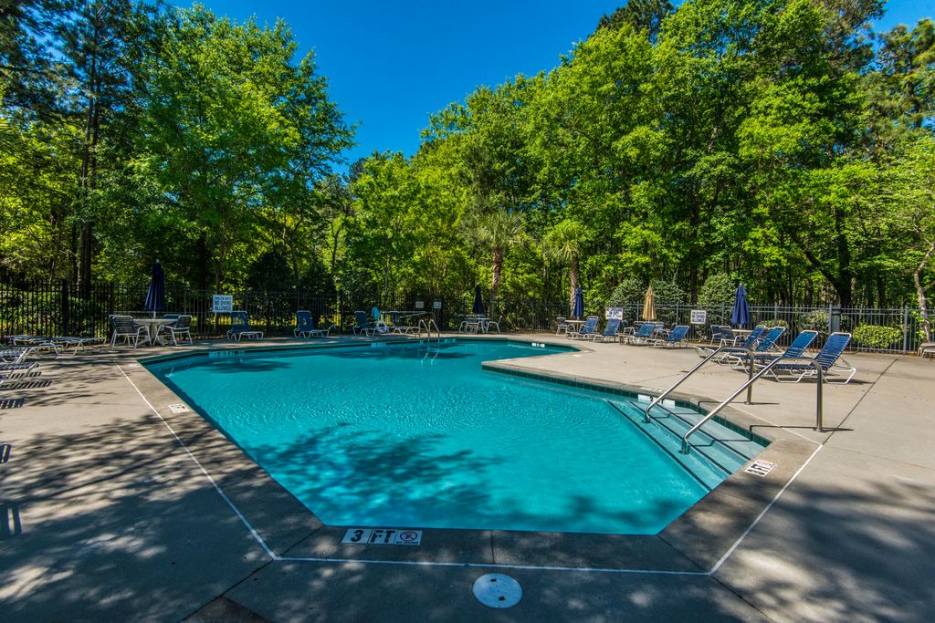 Image 50 of property listing at 1304 Elm Hall Circle, Summerville, SC 29483