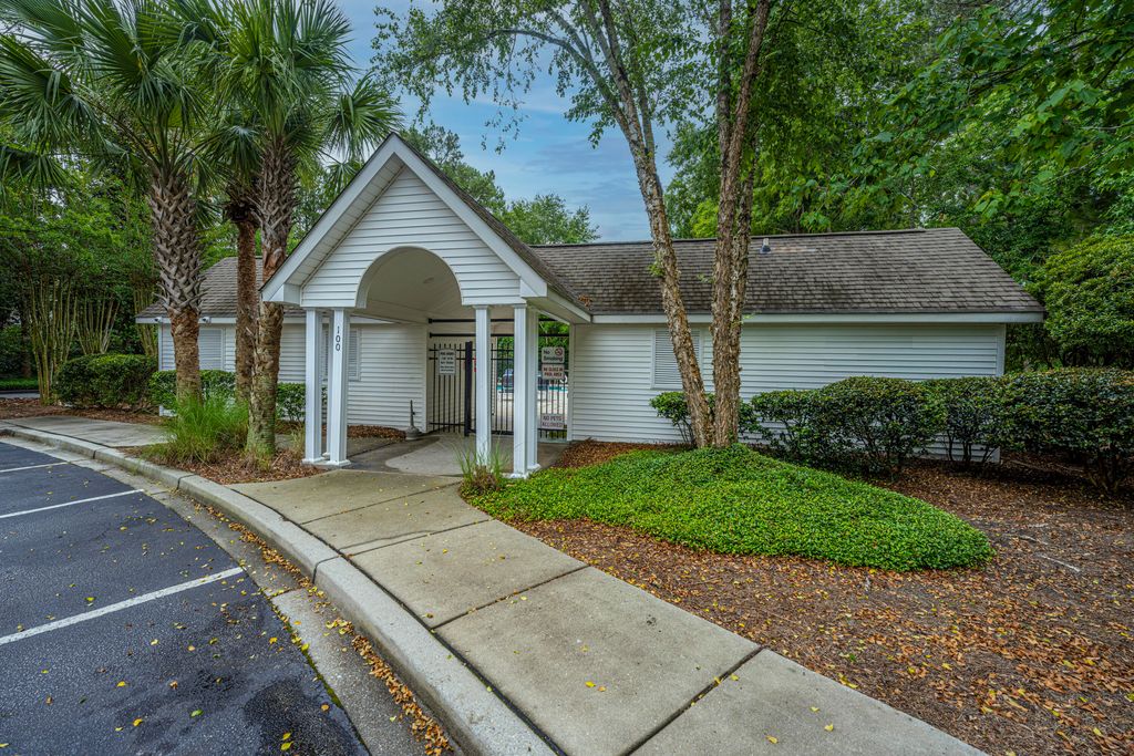 Image 53 of property listing at 1304 Elm Hall Circle, Summerville, SC 29483