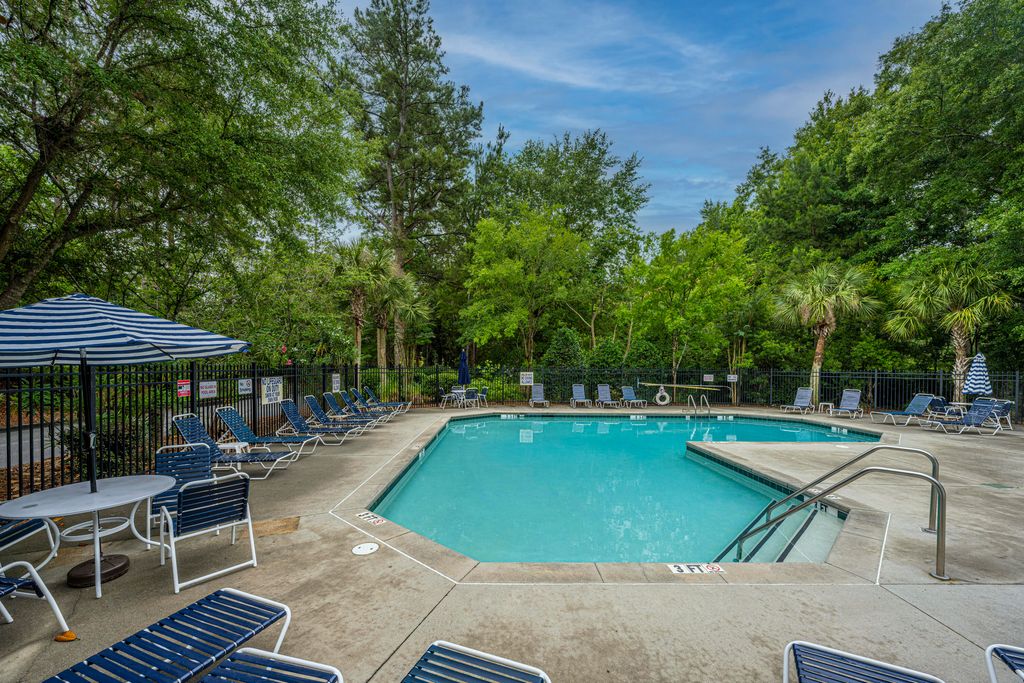 Image 54 of property listing at 1304 Elm Hall Circle, Summerville, SC 29483