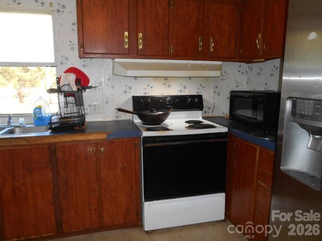 2184 Stove Drive, Newton, NC 28658
