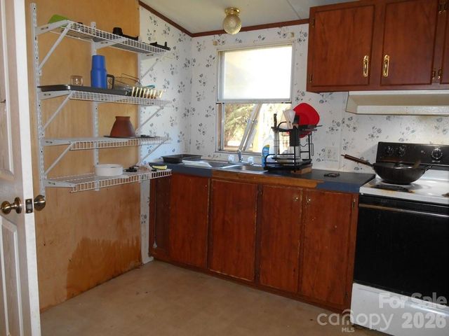 2184 Stove Drive, Newton, NC 28658