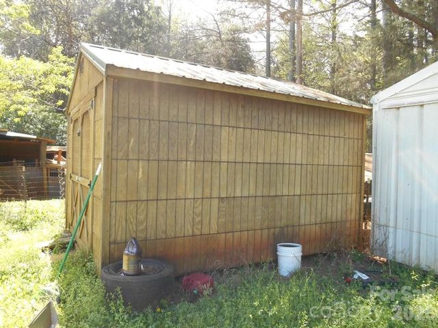 2184 Stove Drive, Newton, NC 28658