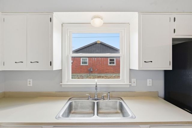 521 Anniston Drive, Lexington, KY 40505