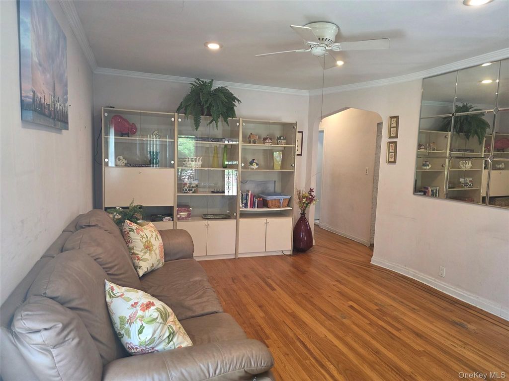 17516 Underhill Avenue, Fresh Meadows, NY 11365 — photo 4