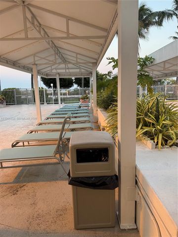 2899 Collins Ave 936, Miami Beach, FL 33140