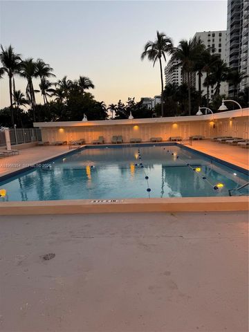 2899 Collins Ave 936, Miami Beach, FL 33140