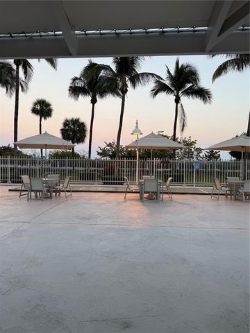 2899 Collins Ave 936, Miami Beach, FL 33140