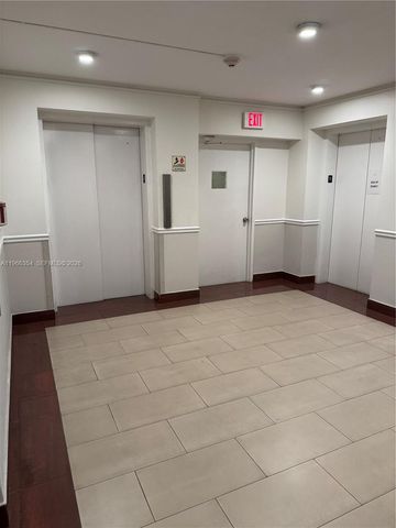 2899 Collins Ave 936, Miami Beach, FL 33140