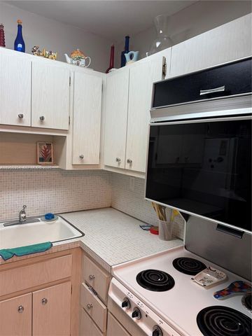 2899 Collins Ave 936, Miami Beach, FL 33140