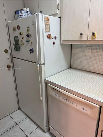 2899 Collins Ave 936, Miami Beach, FL 33140