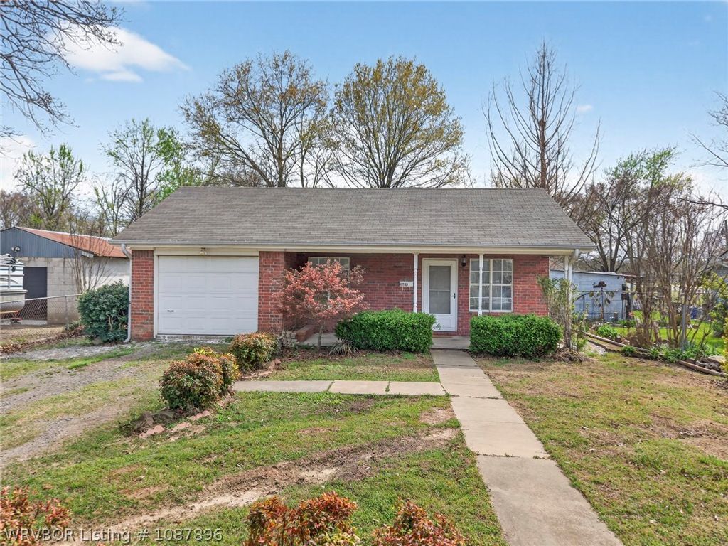 3114 Oak Grove Street, Fort Smith, AR 72904