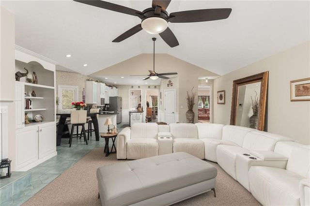 353 Hillridge Cove, Lizella, GA 31052